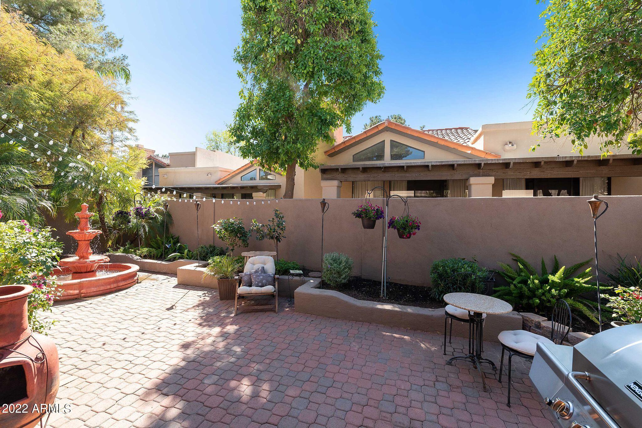 4131 E ALTADENA Avenue