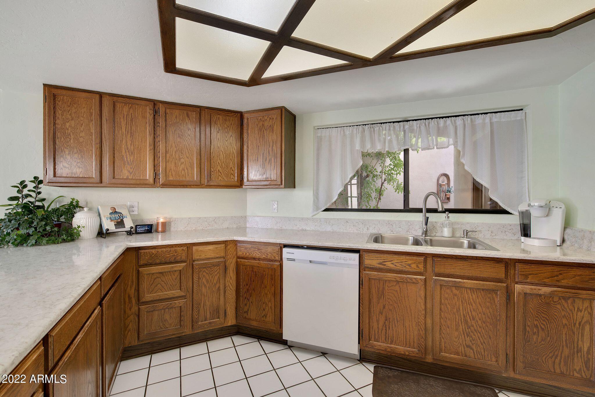 4131 E ALTADENA Avenue