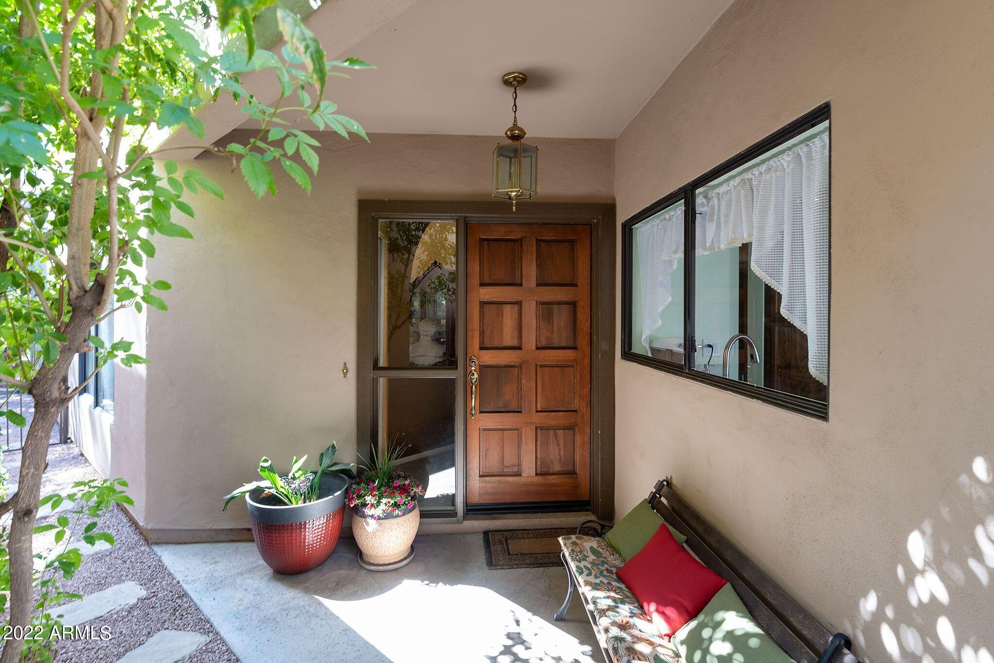 4131 E ALTADENA Avenue