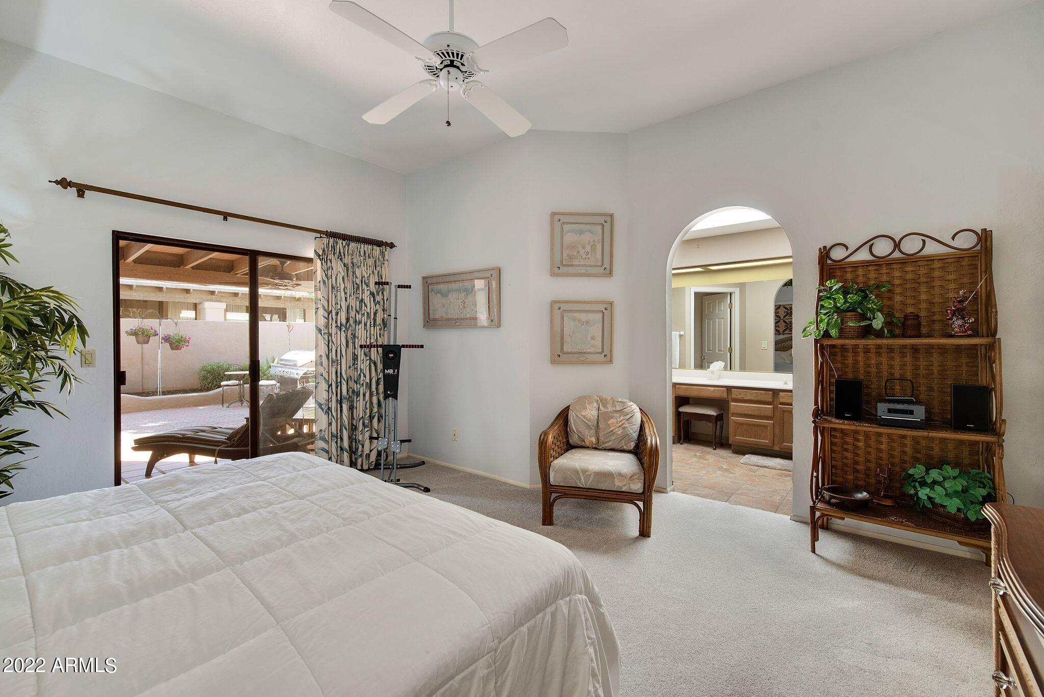 4131 E ALTADENA Avenue