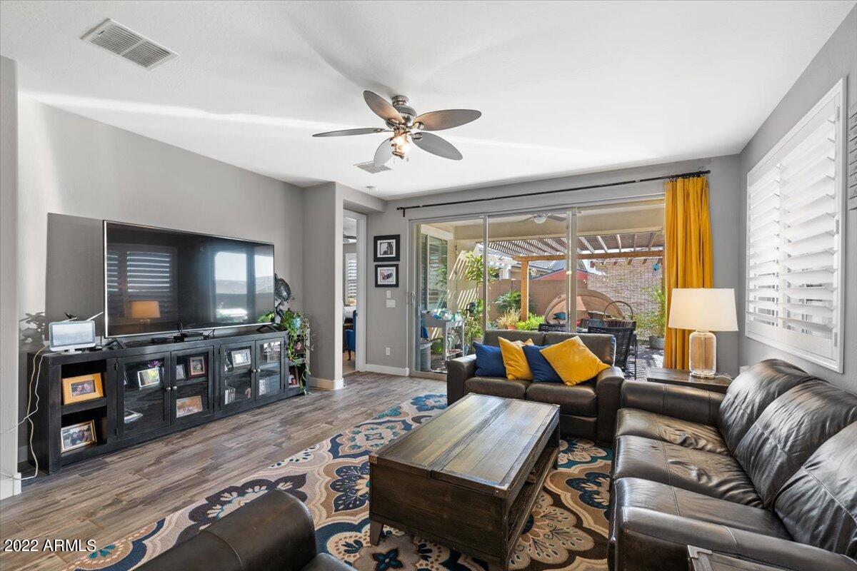 10605 E DURANT Drive