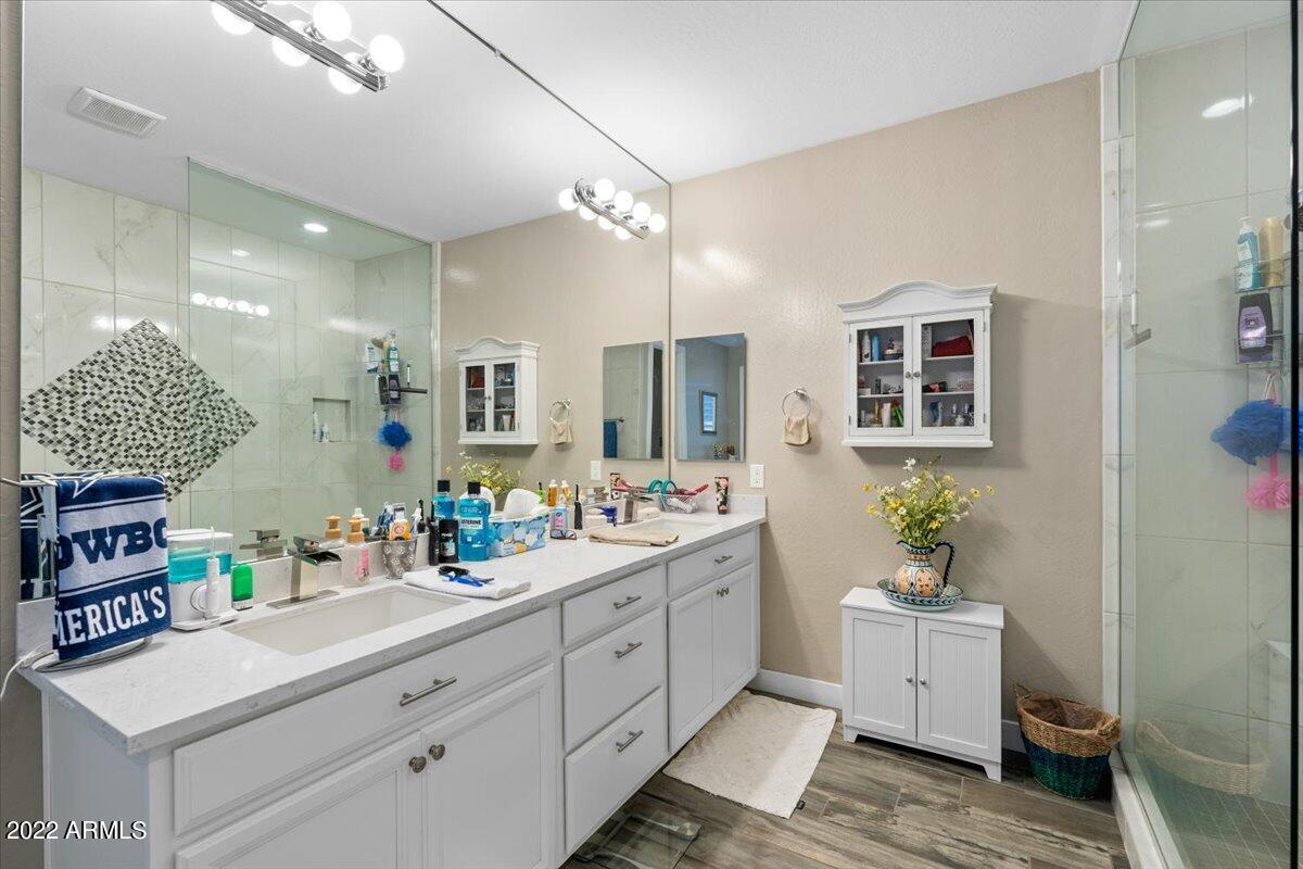 10605 E DURANT Drive