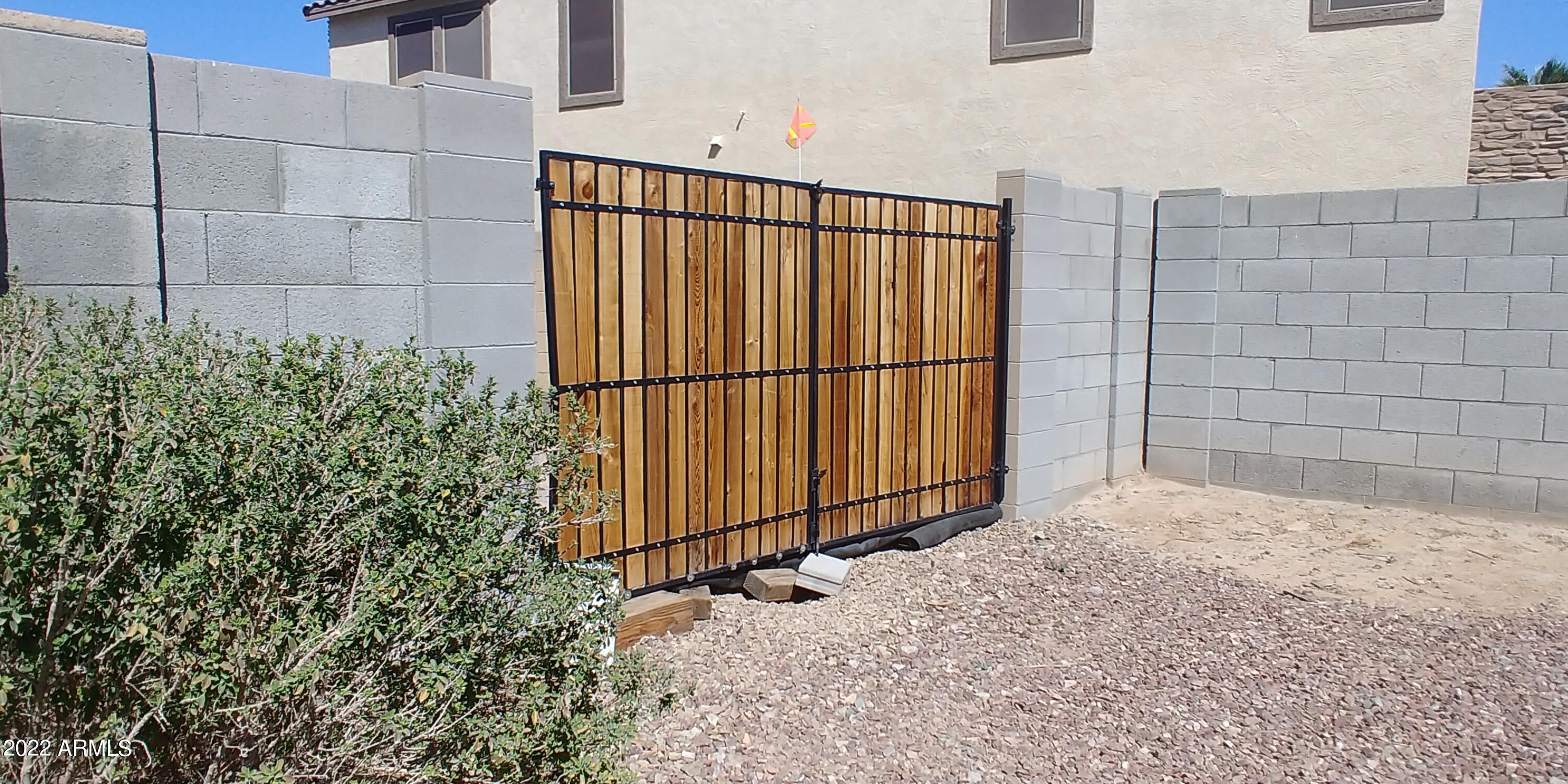 25639 W LYNNE Lane