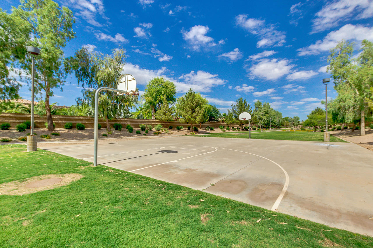 2920 E CEDAR Place