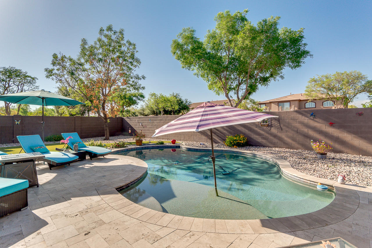 2920 E CEDAR Place