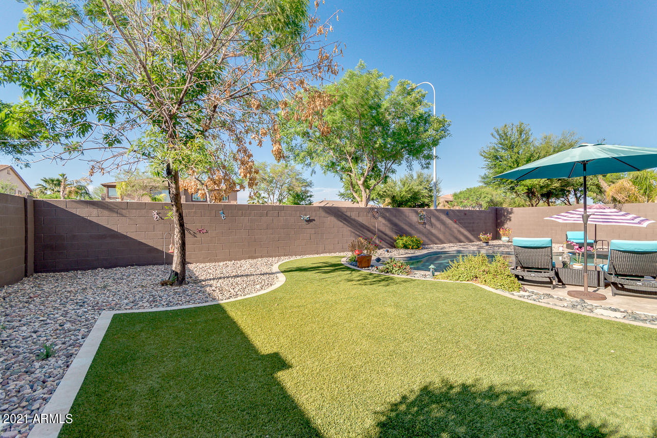 2920 E CEDAR Place