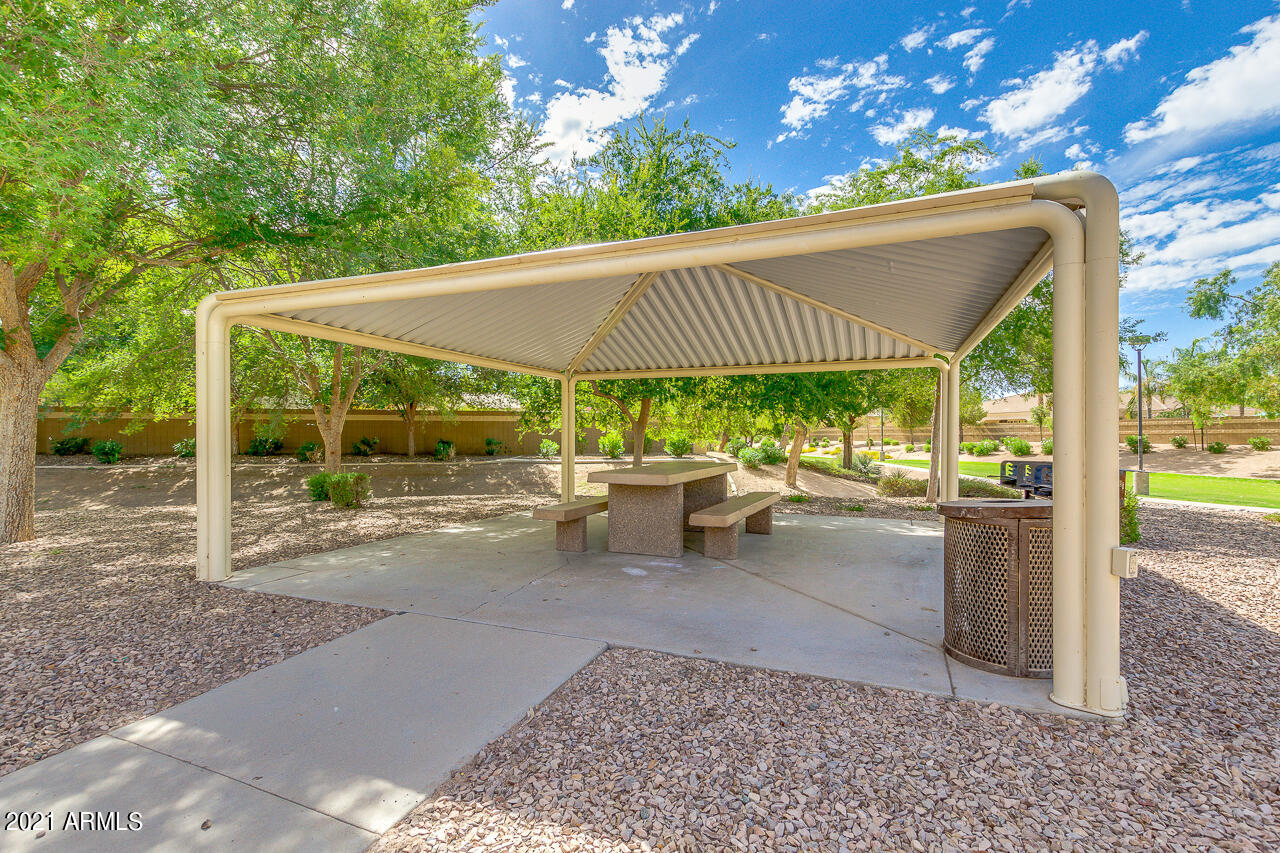 2920 E CEDAR Place