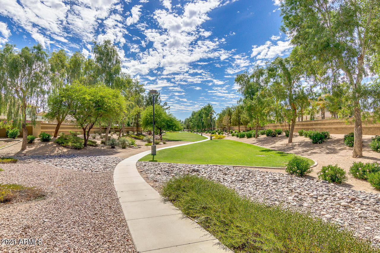 2920 E CEDAR Place