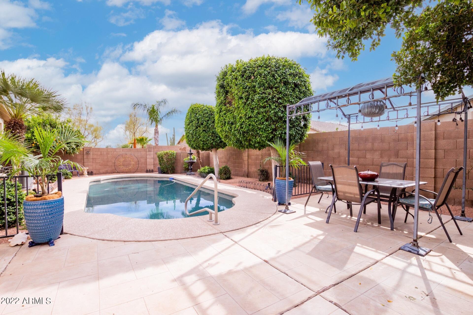 3246 S CALDERON --