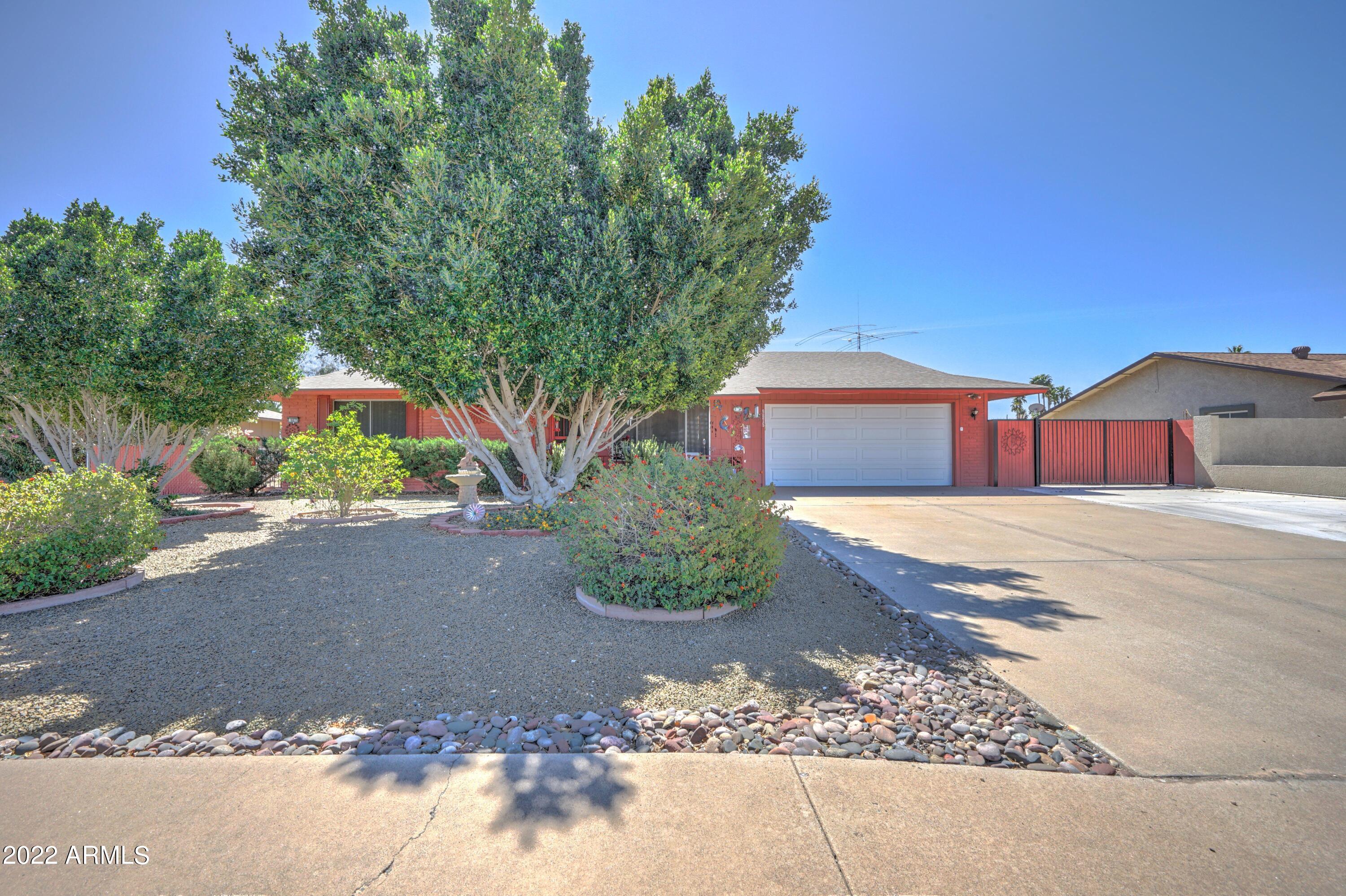 9875 W PALMERAS Drive