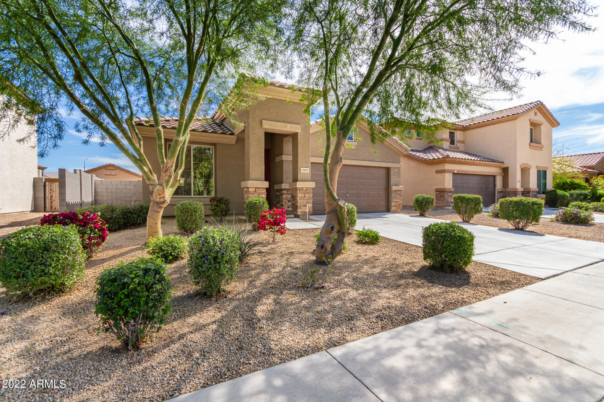 12021 W DAVIS Lane
