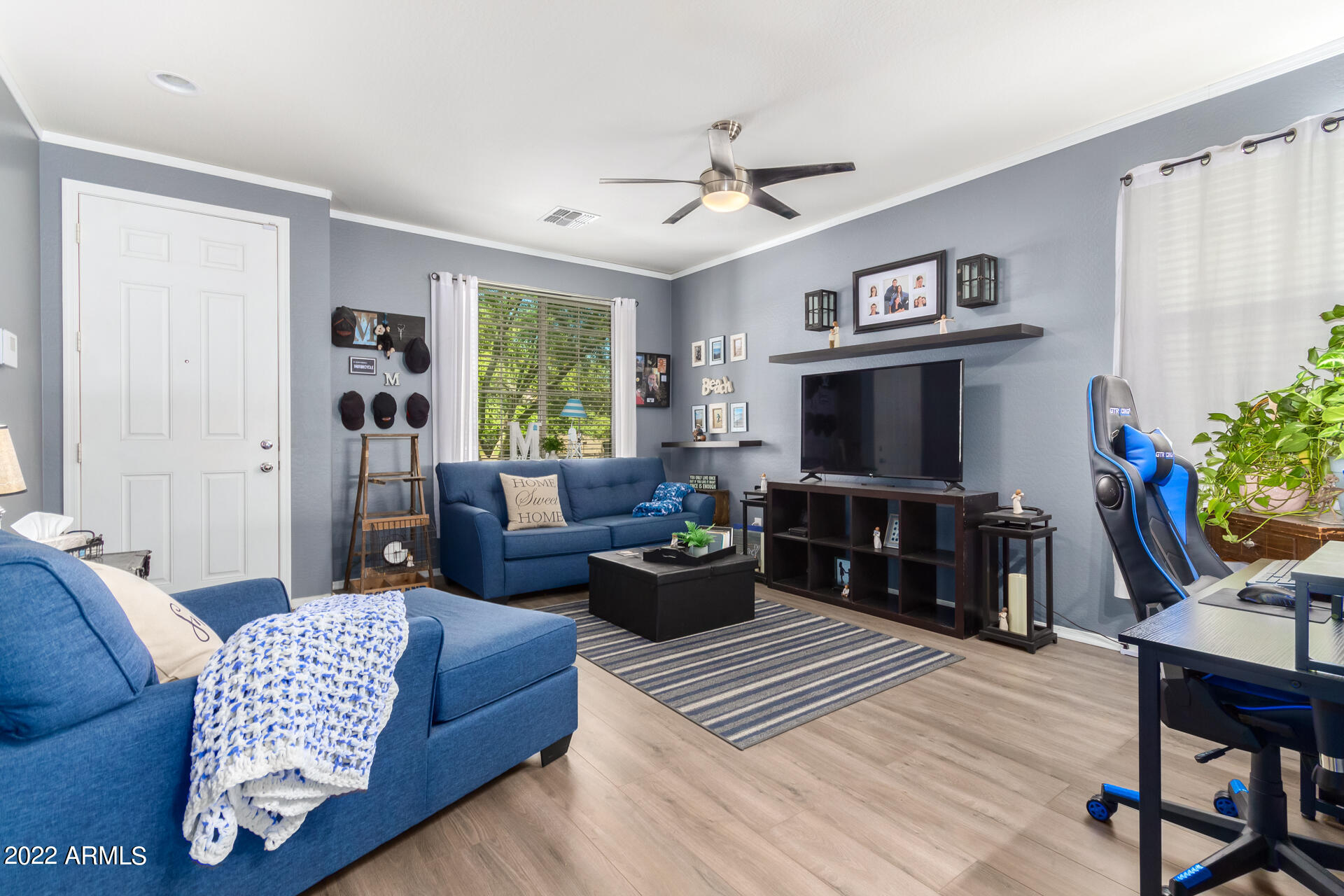 12021 W DAVIS Lane