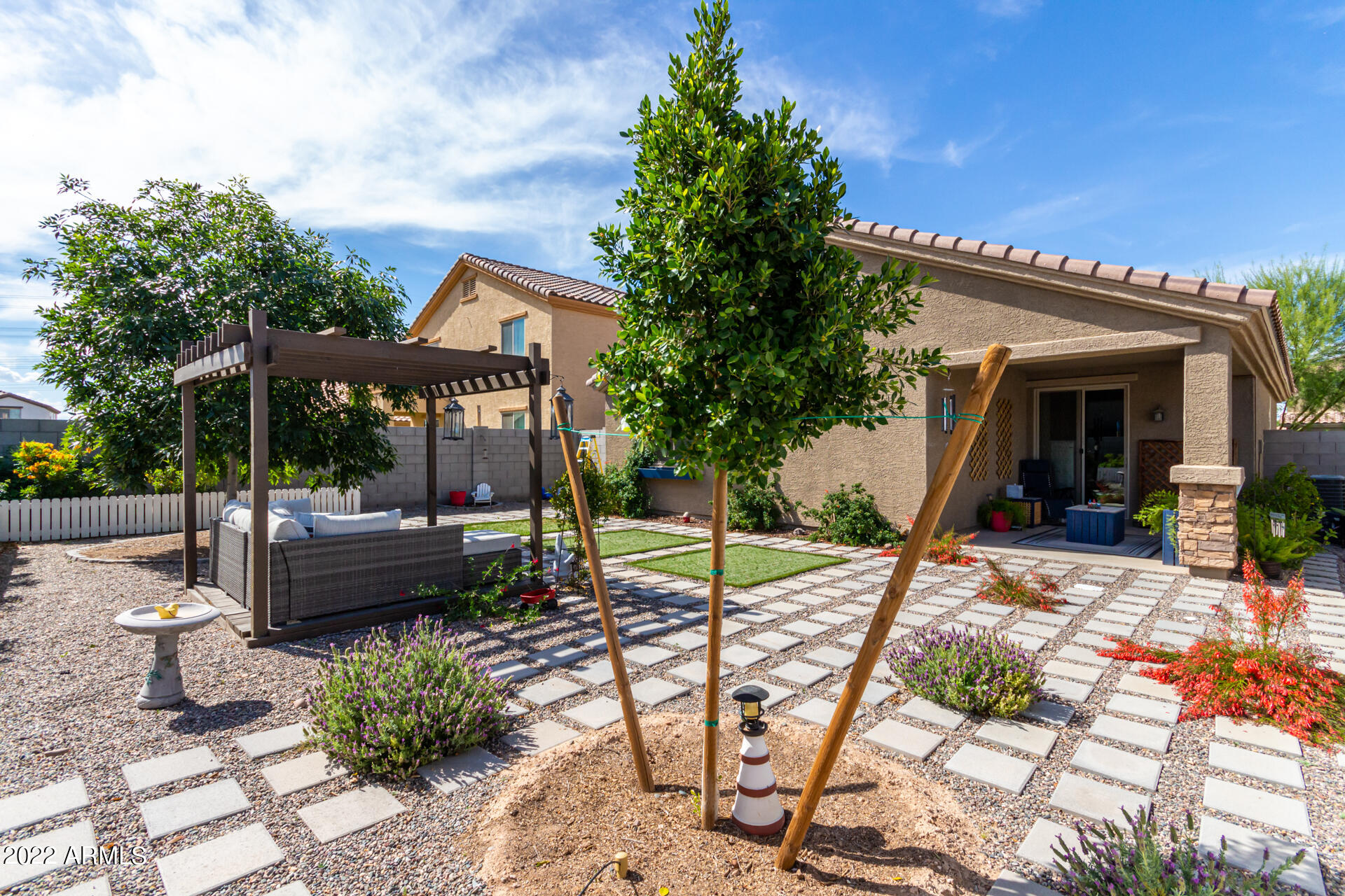 12021 W DAVIS Lane