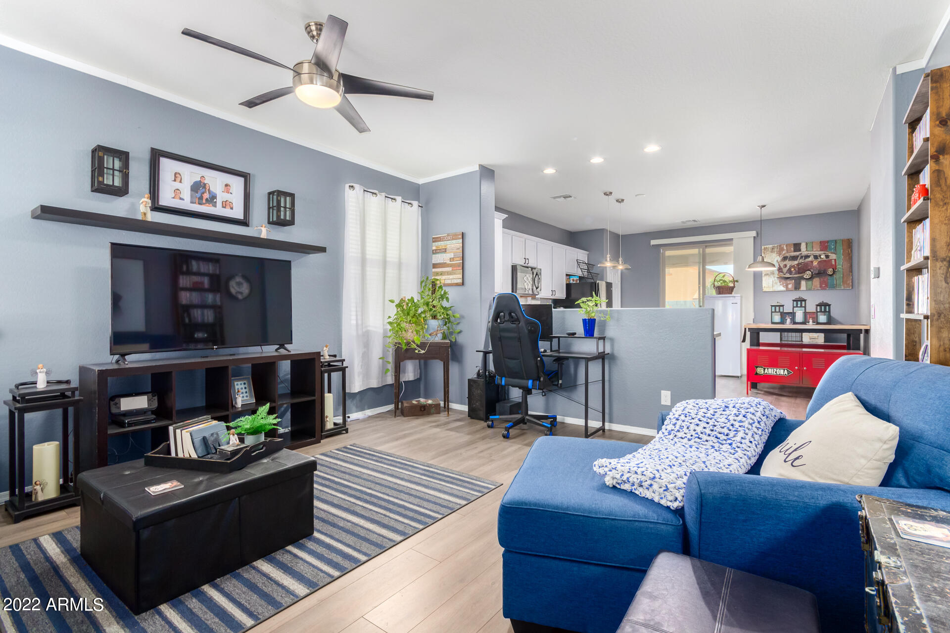 12021 W DAVIS Lane