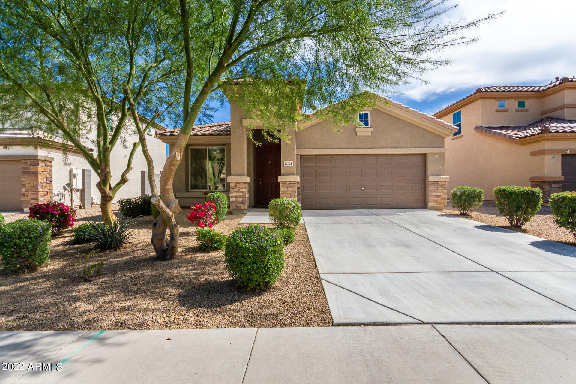 12021 W DAVIS Lane