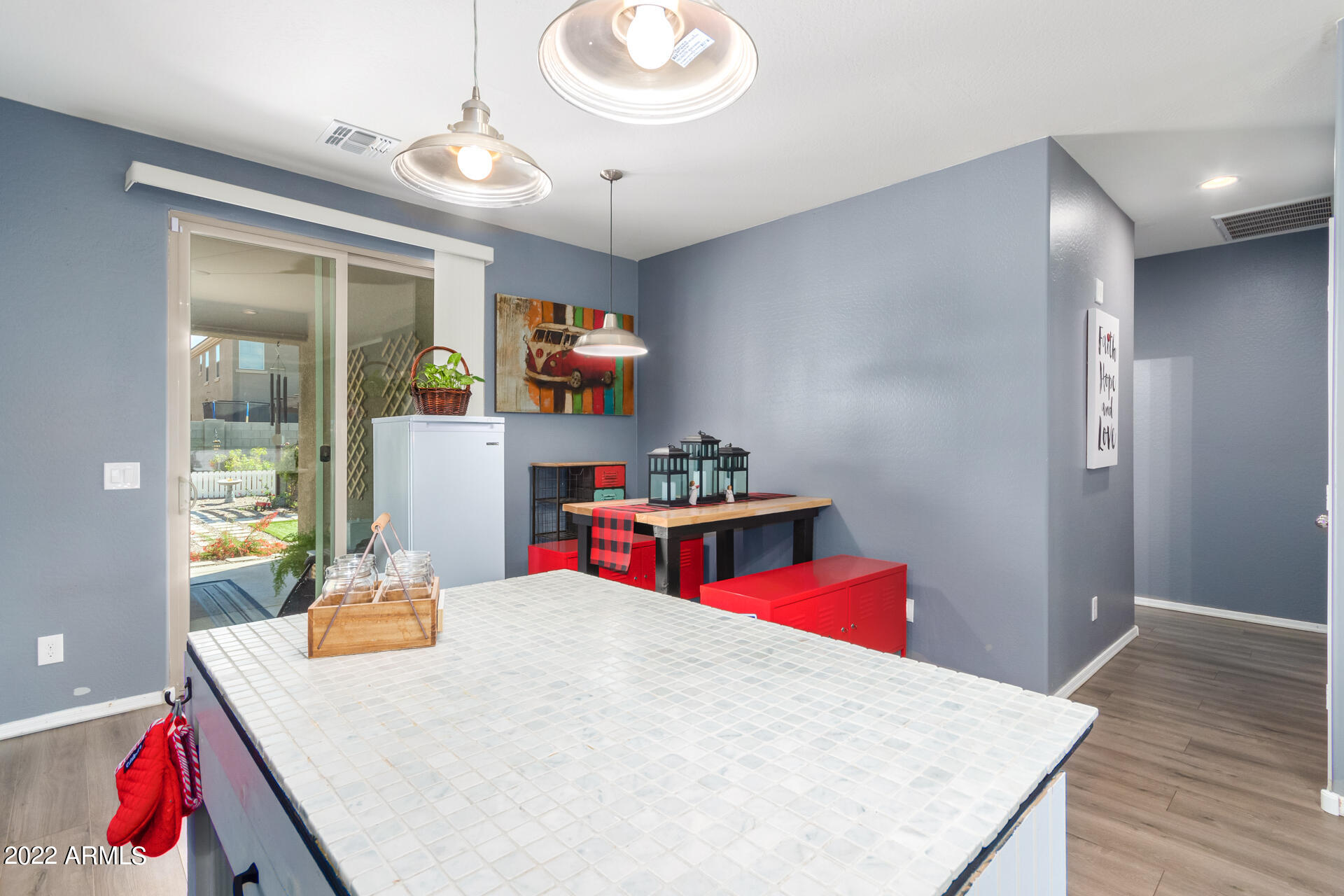 12021 W DAVIS Lane