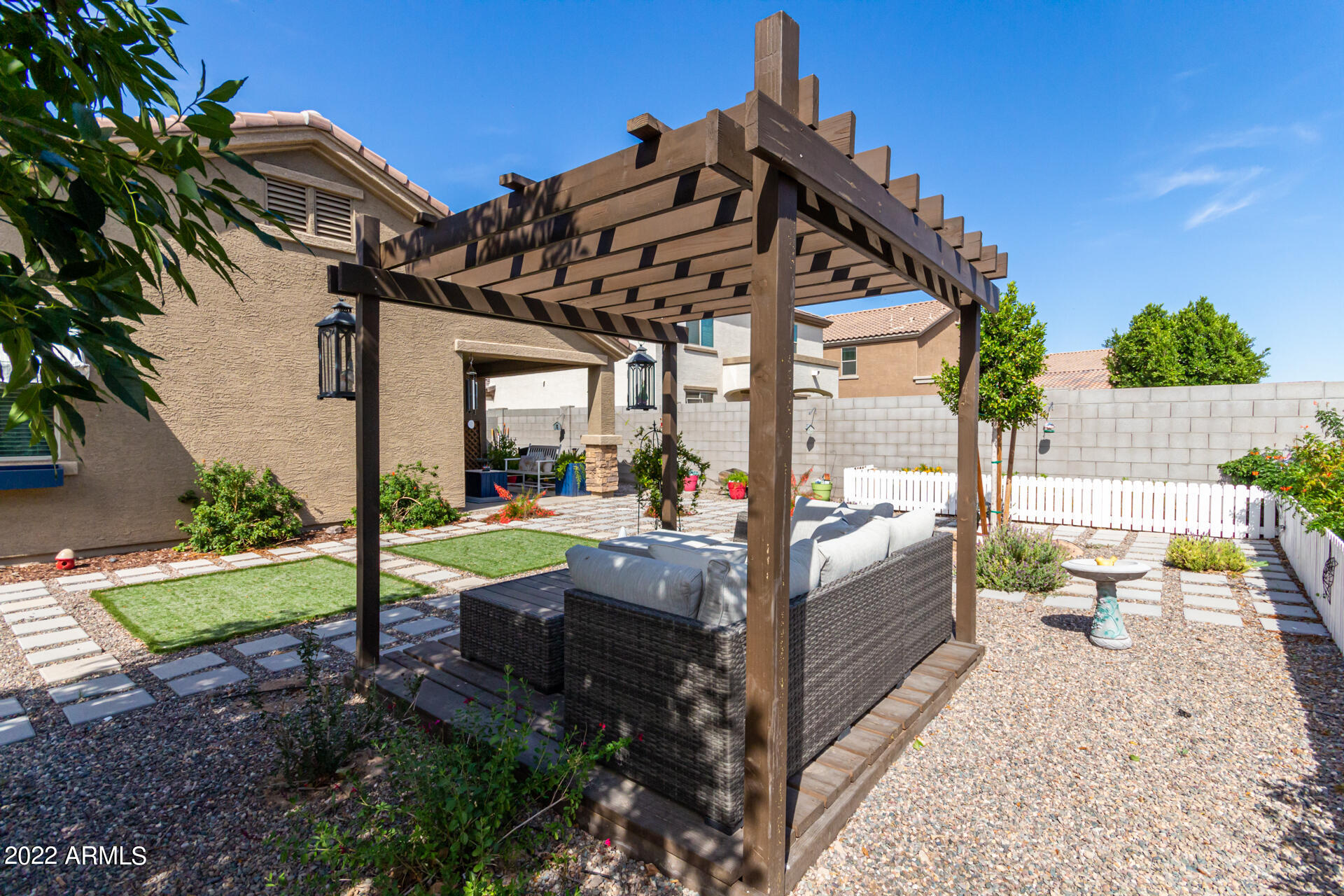 12021 W DAVIS Lane