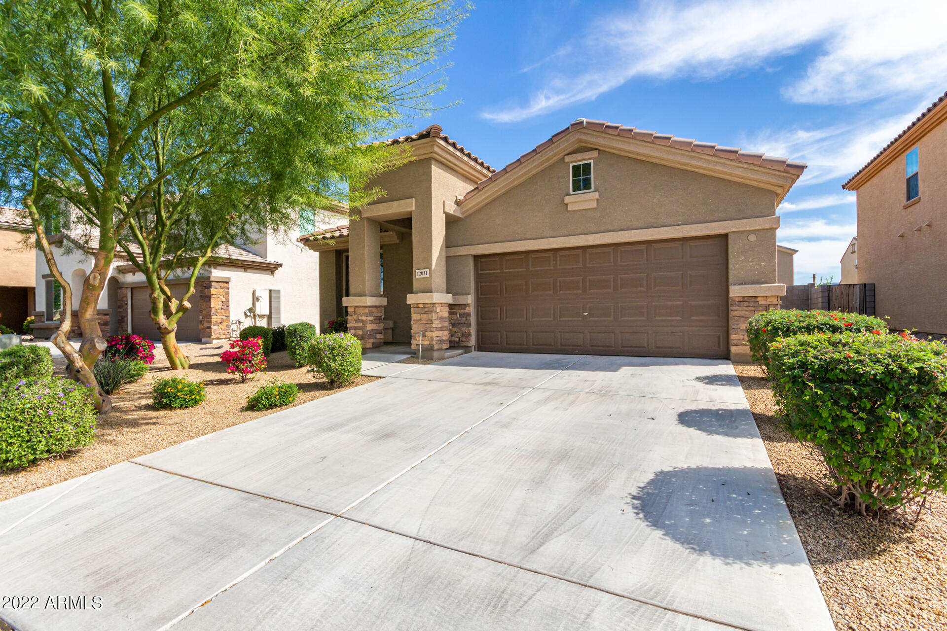 12021 W DAVIS Lane