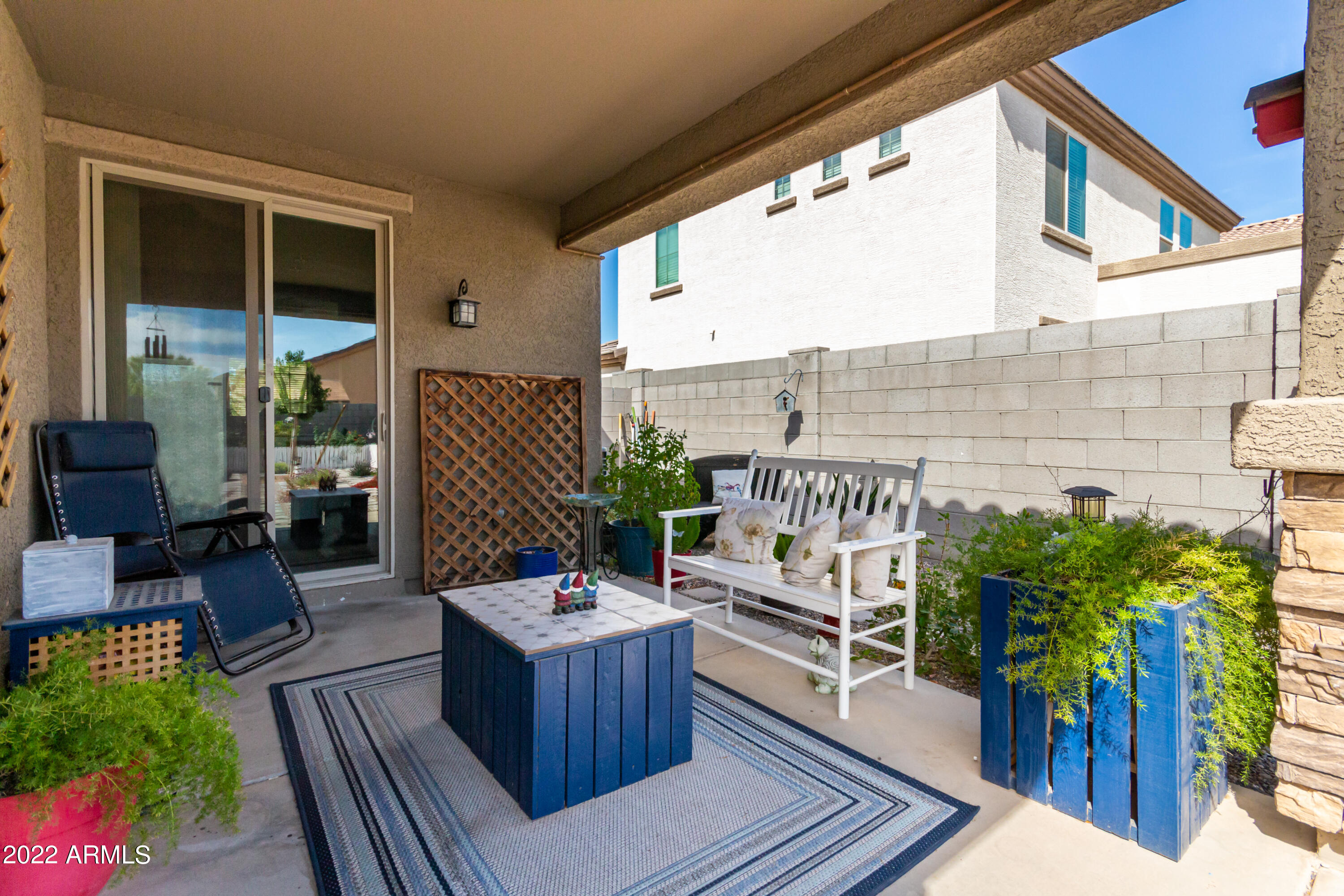 12021 W DAVIS Lane