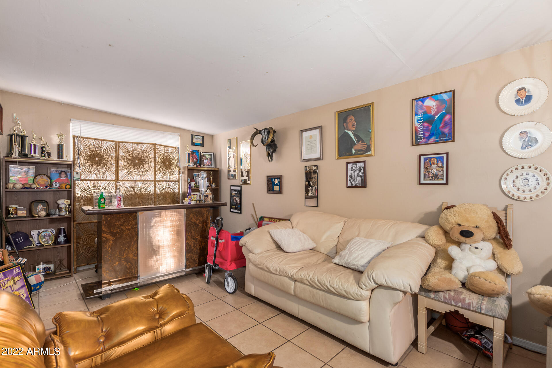 2801 W LAWRENCE Lane