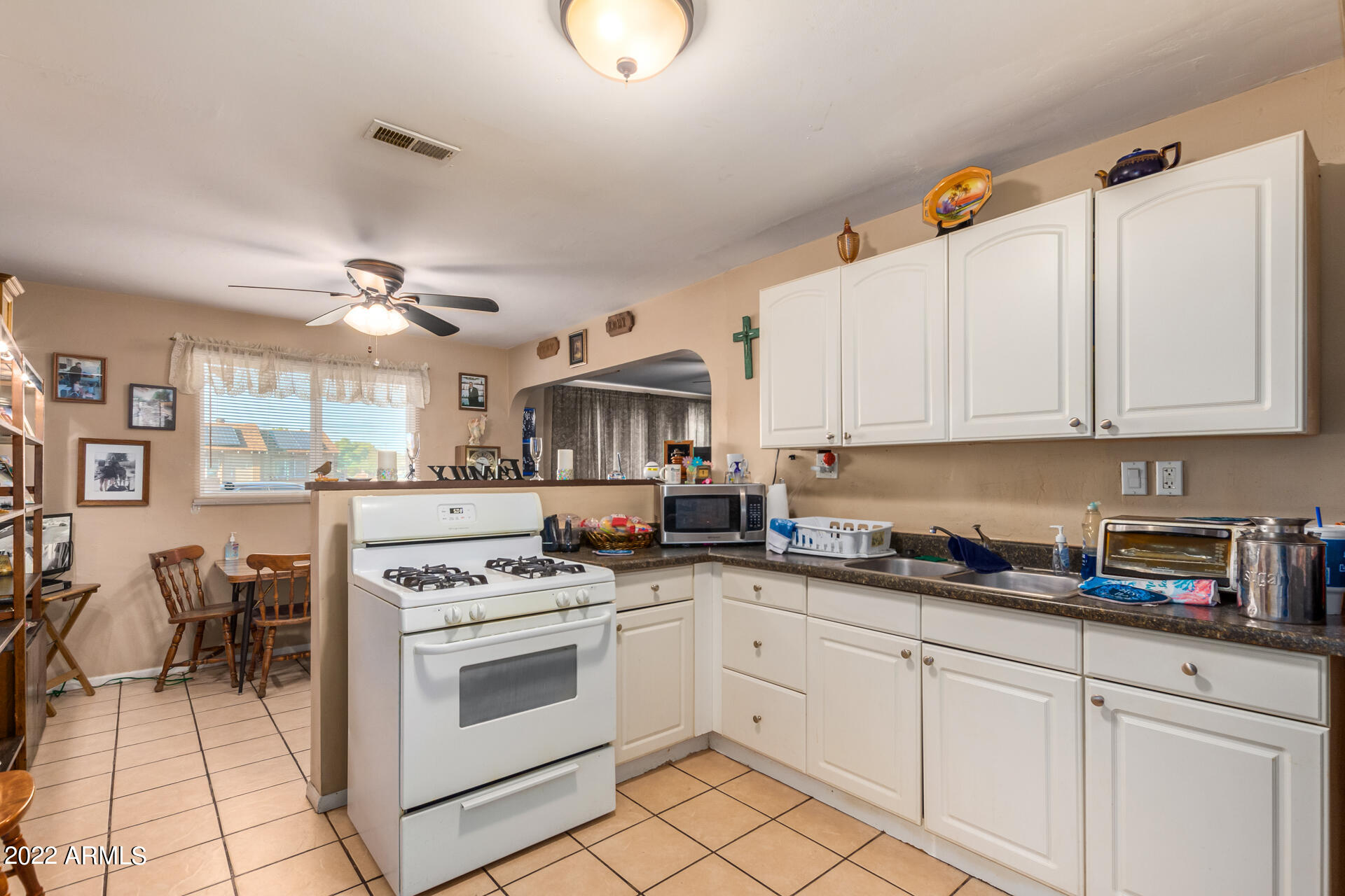 2801 W LAWRENCE Lane