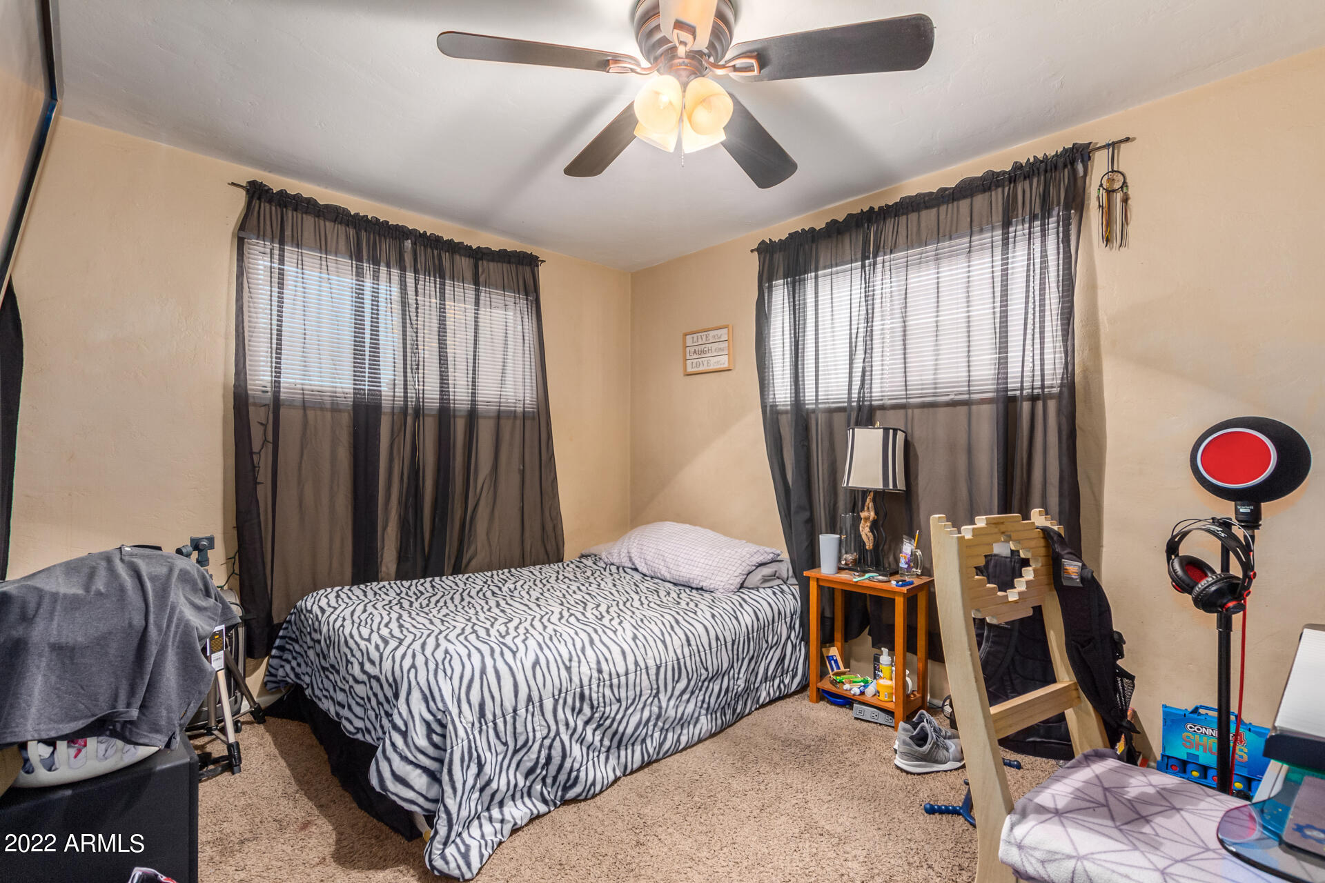2801 W LAWRENCE Lane