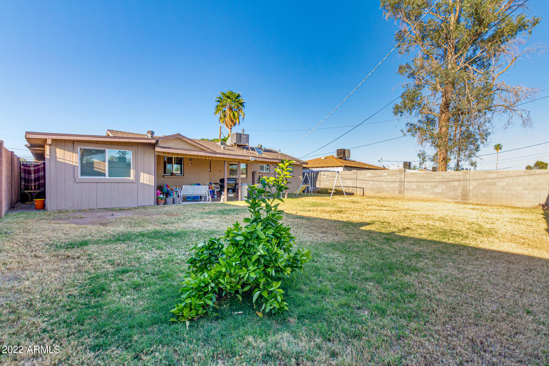 2801 W LAWRENCE Lane