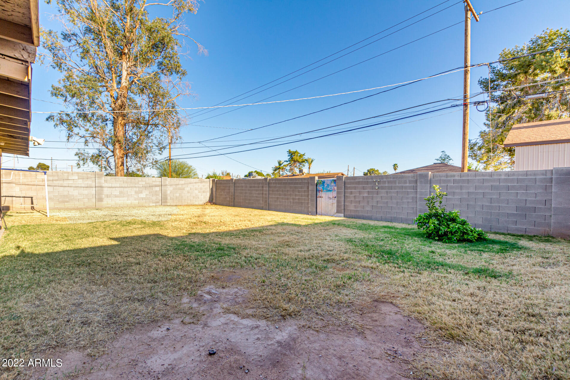 2801 W LAWRENCE Lane