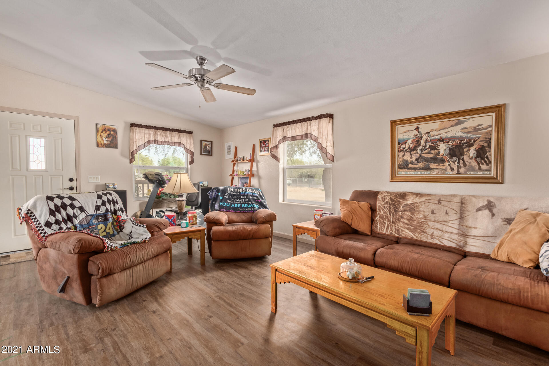 10348 N BATTLEFORD Drive