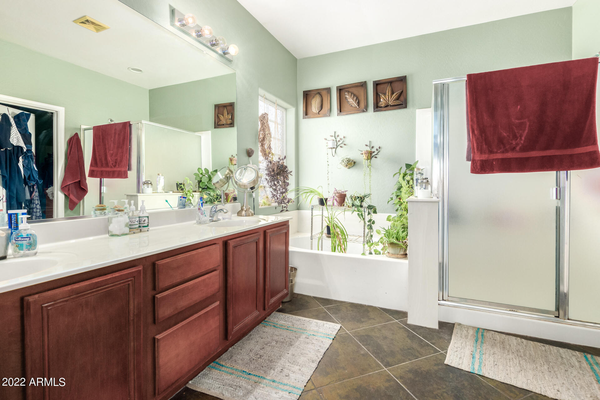 3354 E THORNTON Avenue