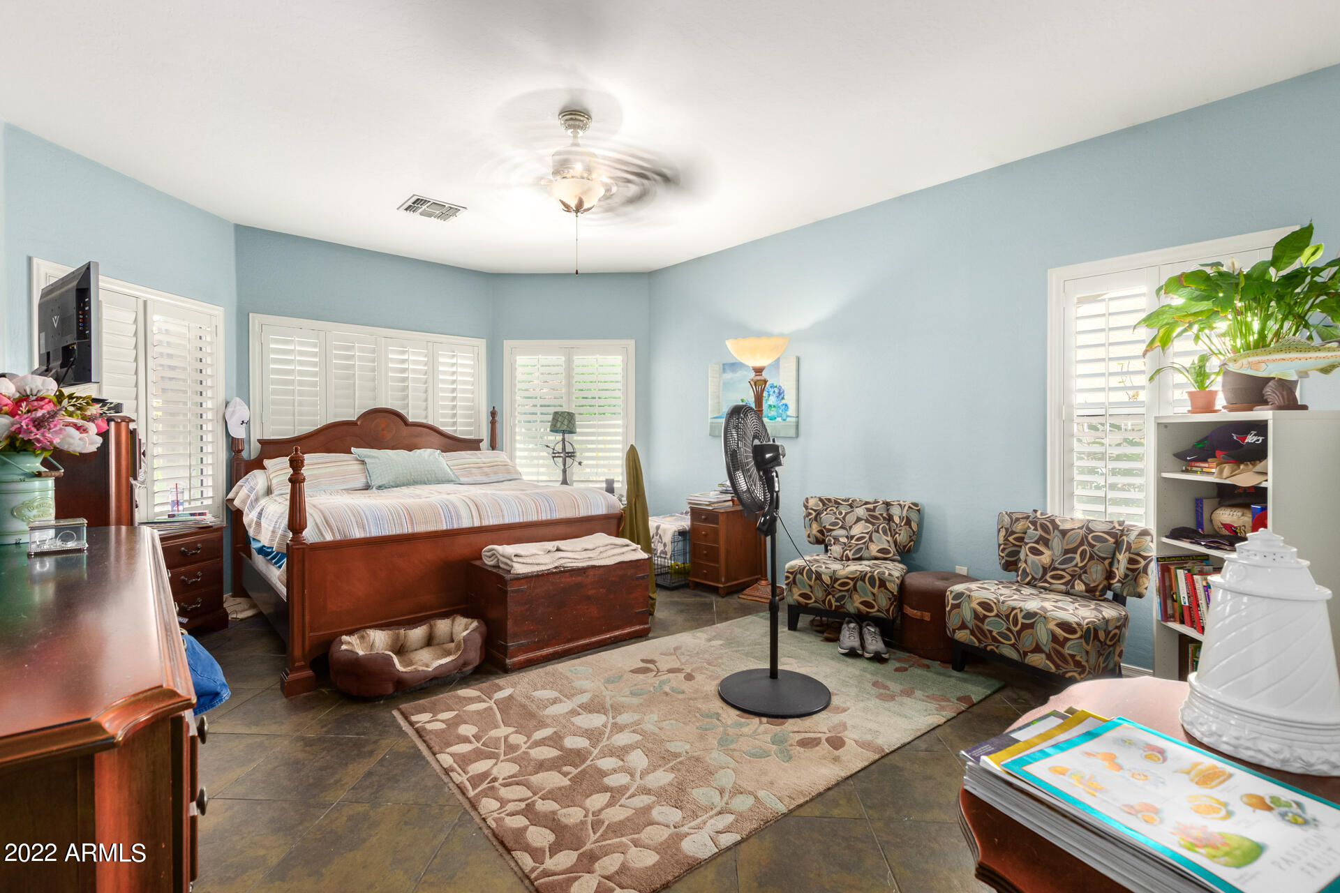 3354 E THORNTON Avenue