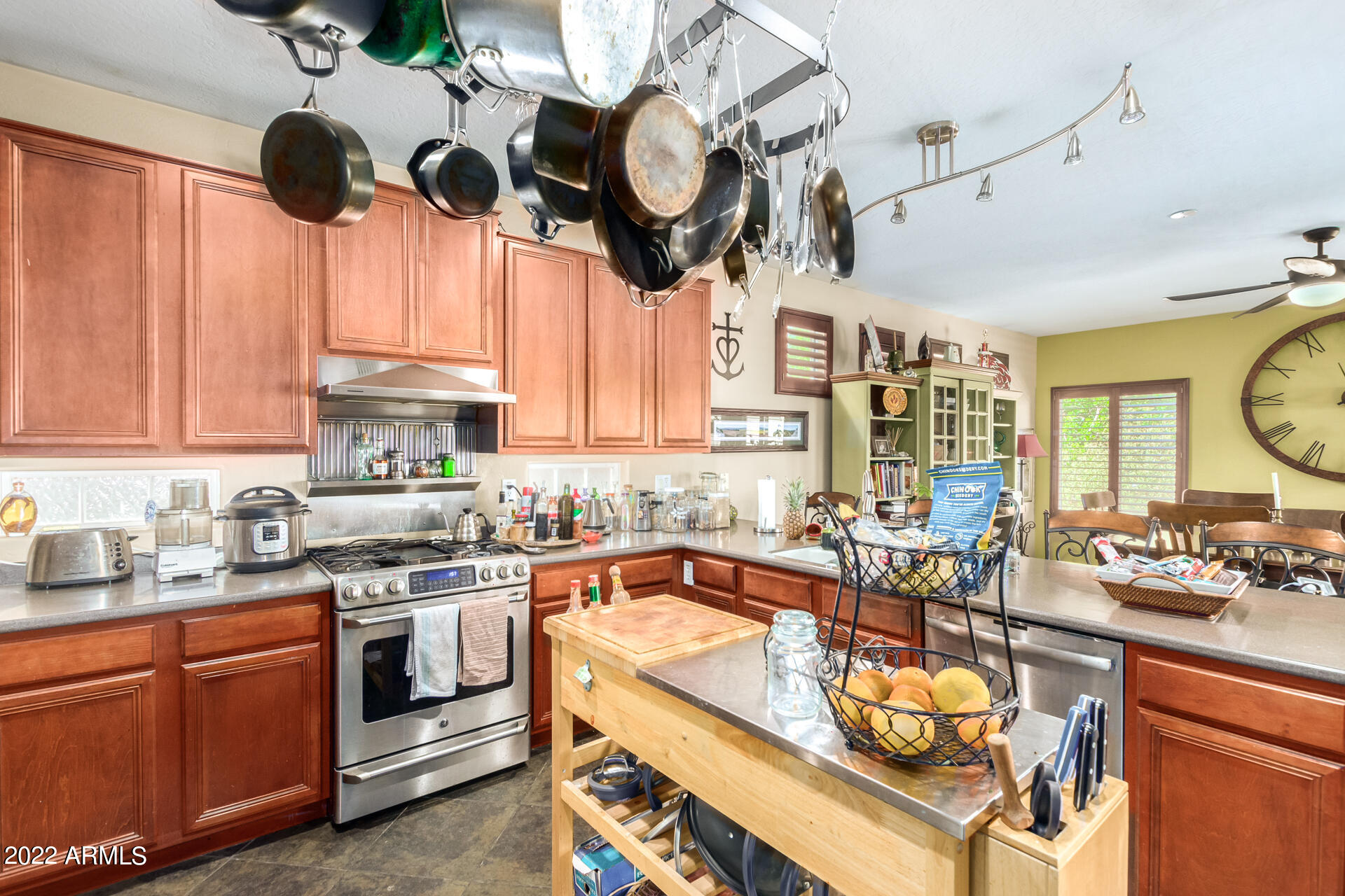 3354 E THORNTON Avenue