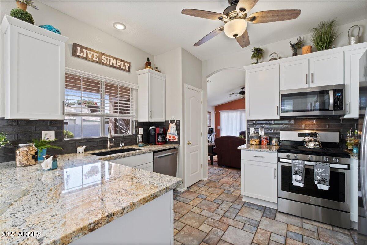 120 W HELENA Drive