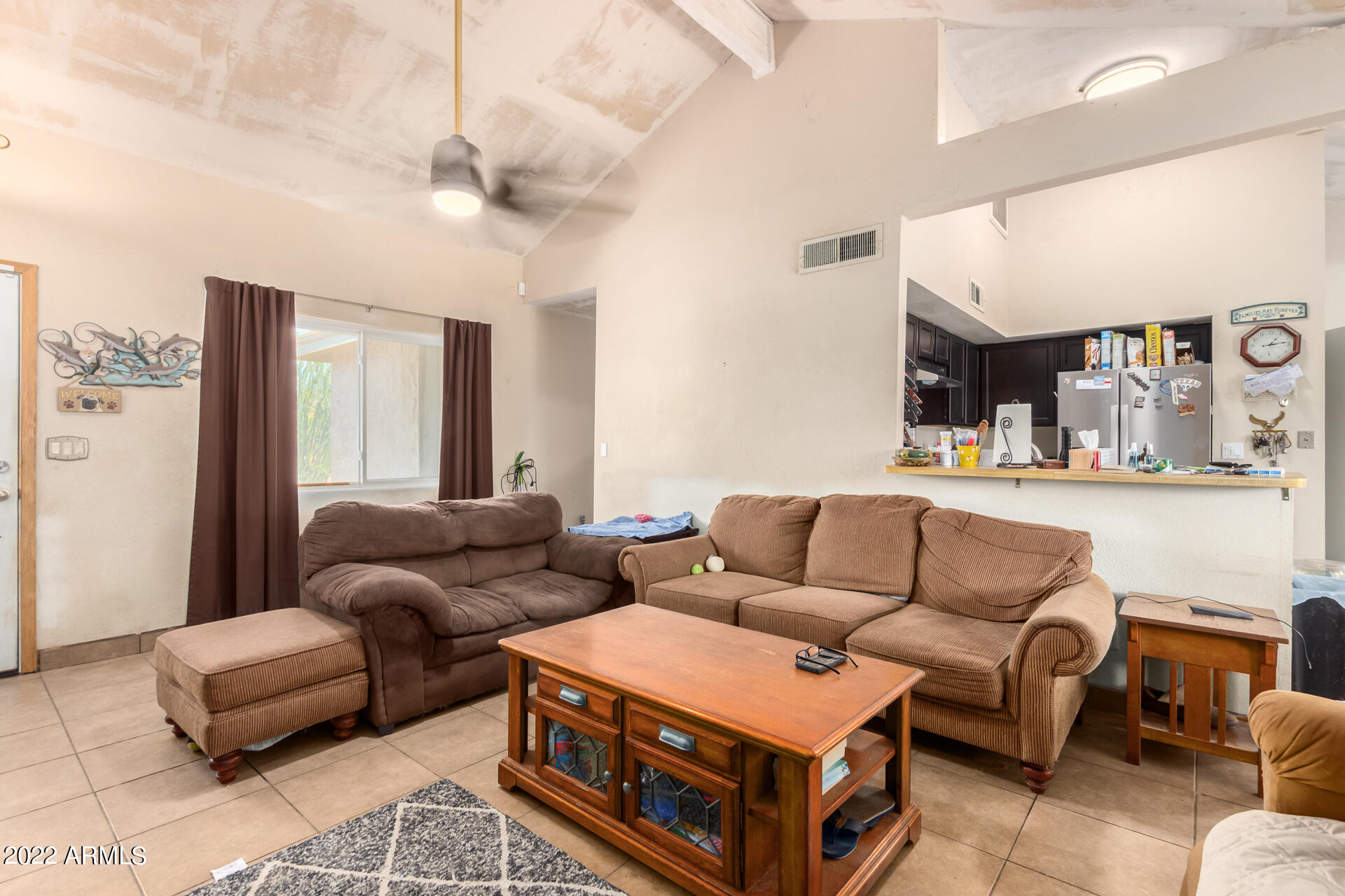 2111 W MOHAWK Lane