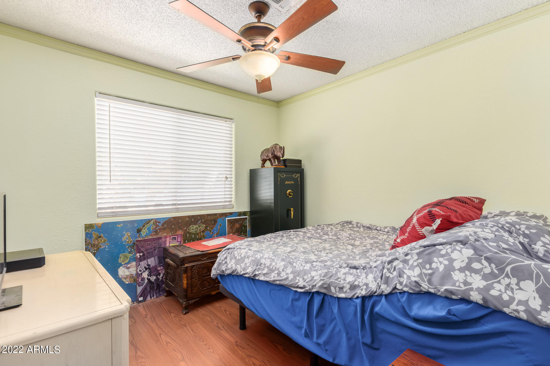 2111 W MOHAWK Lane