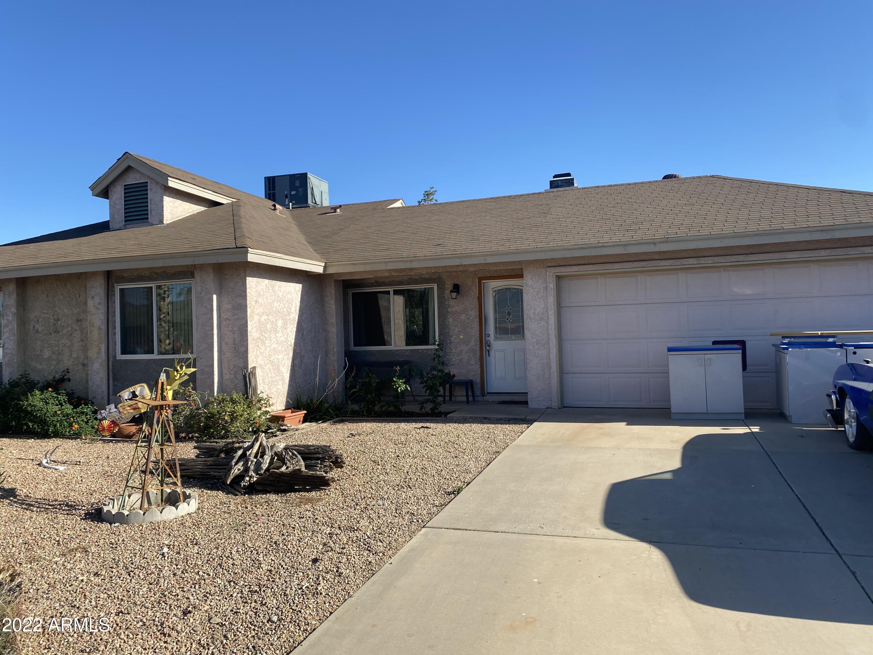 2111 W MOHAWK Lane