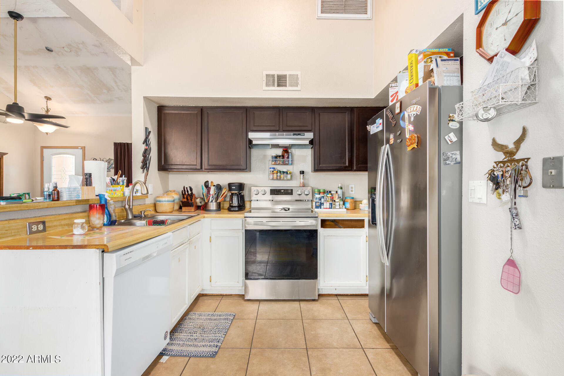 2111 W MOHAWK Lane