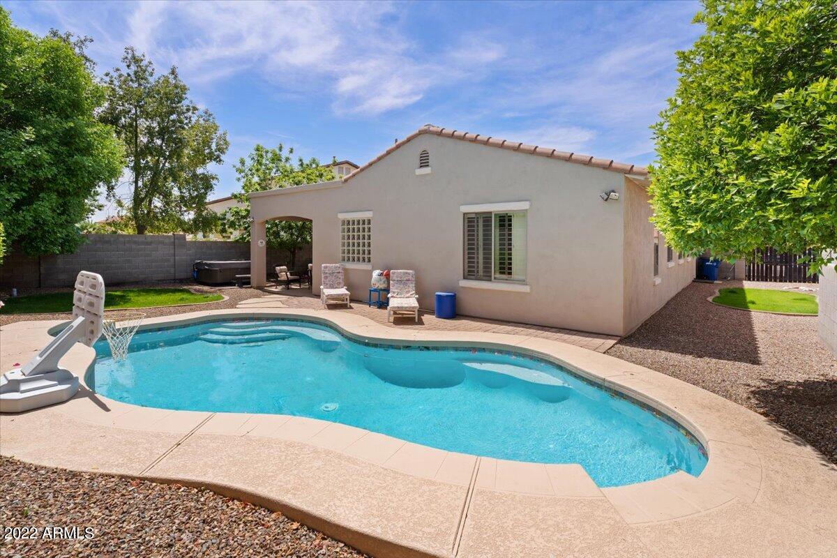 4857 S SUMMIT Court