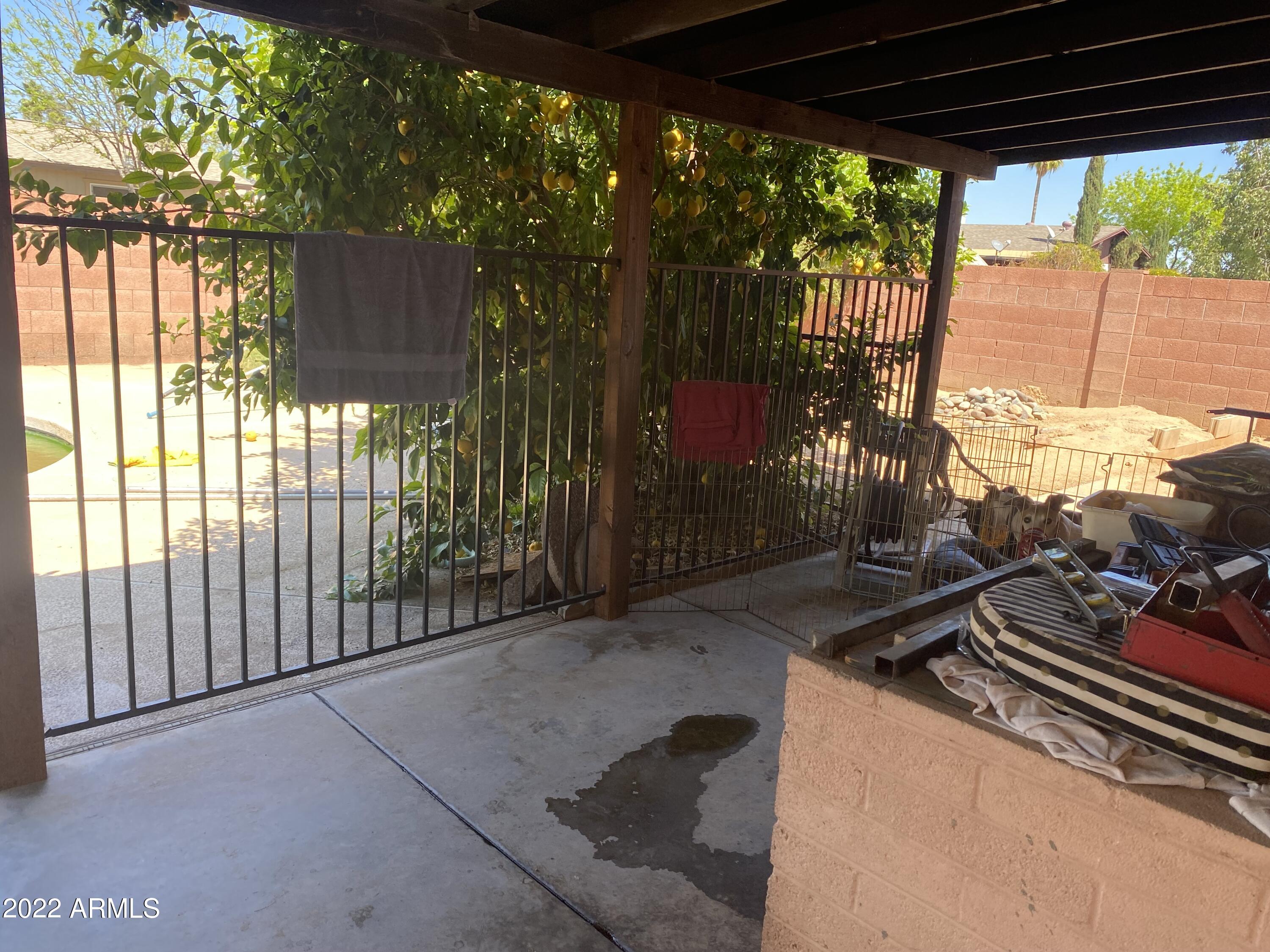 1536 E EL MORO Avenue