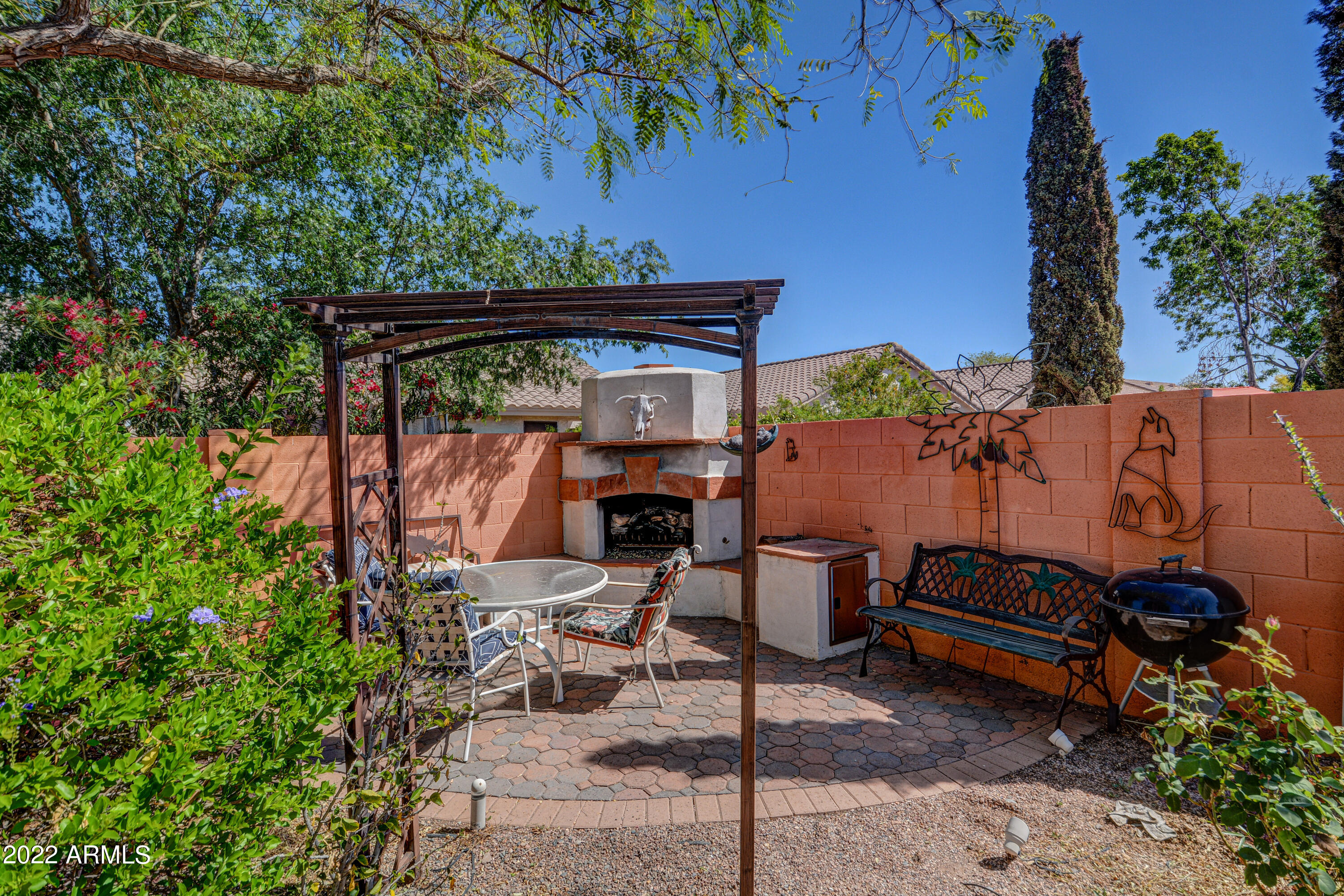 3822 W BLACKHAWK Drive