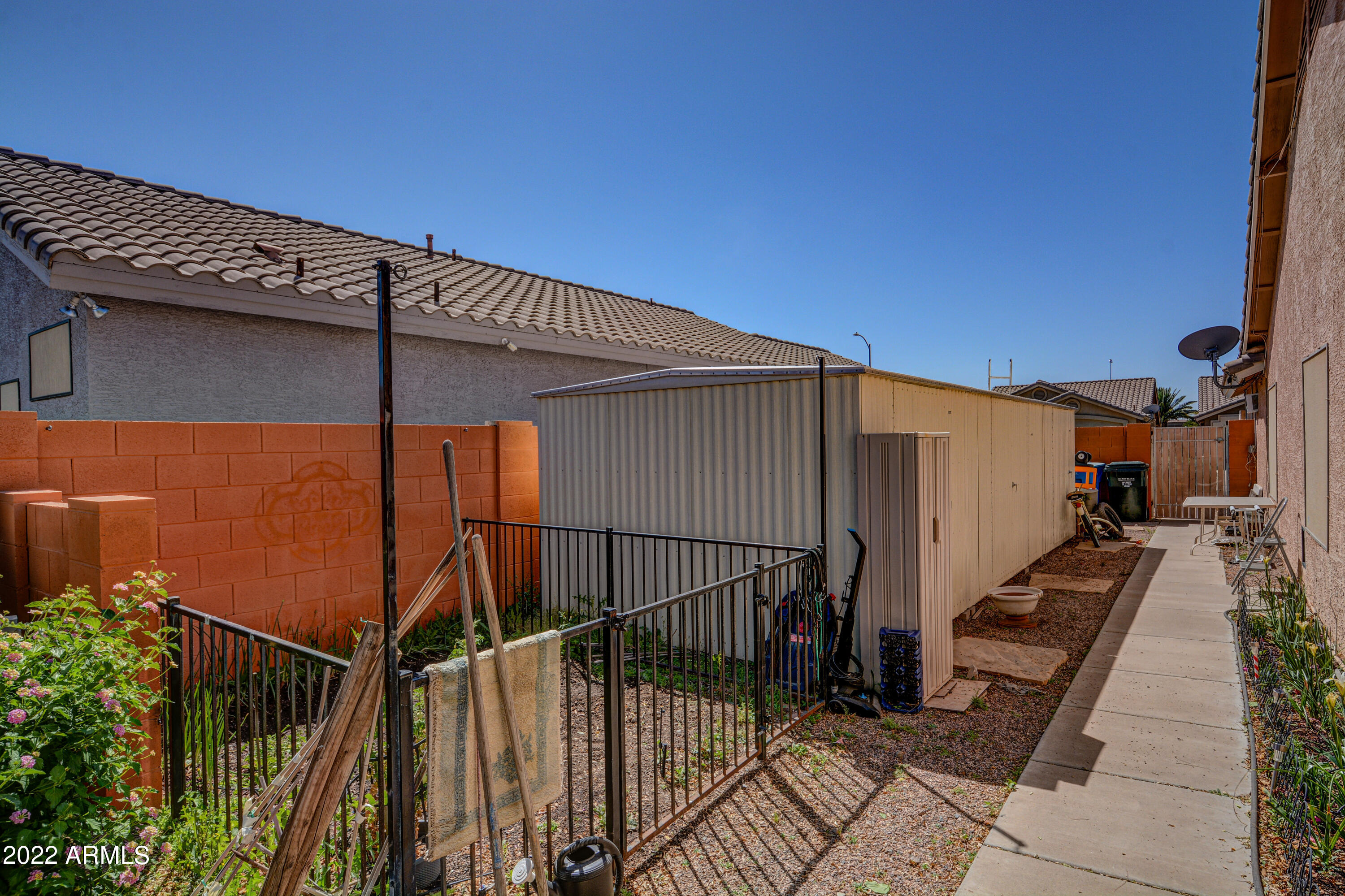 3822 W BLACKHAWK Drive