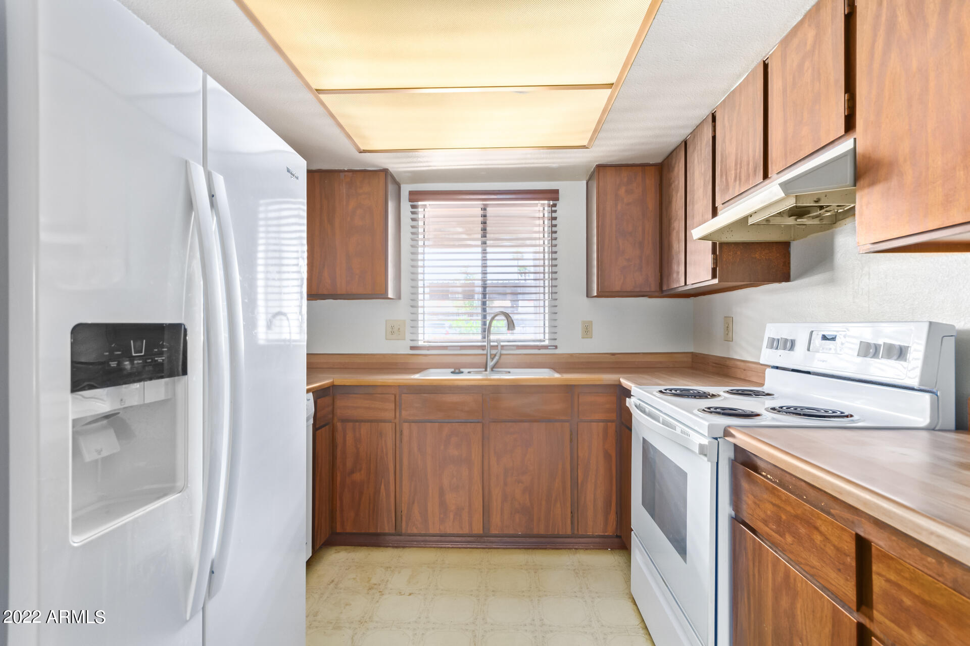 10828 N BILTMORE Drive Unit: 120