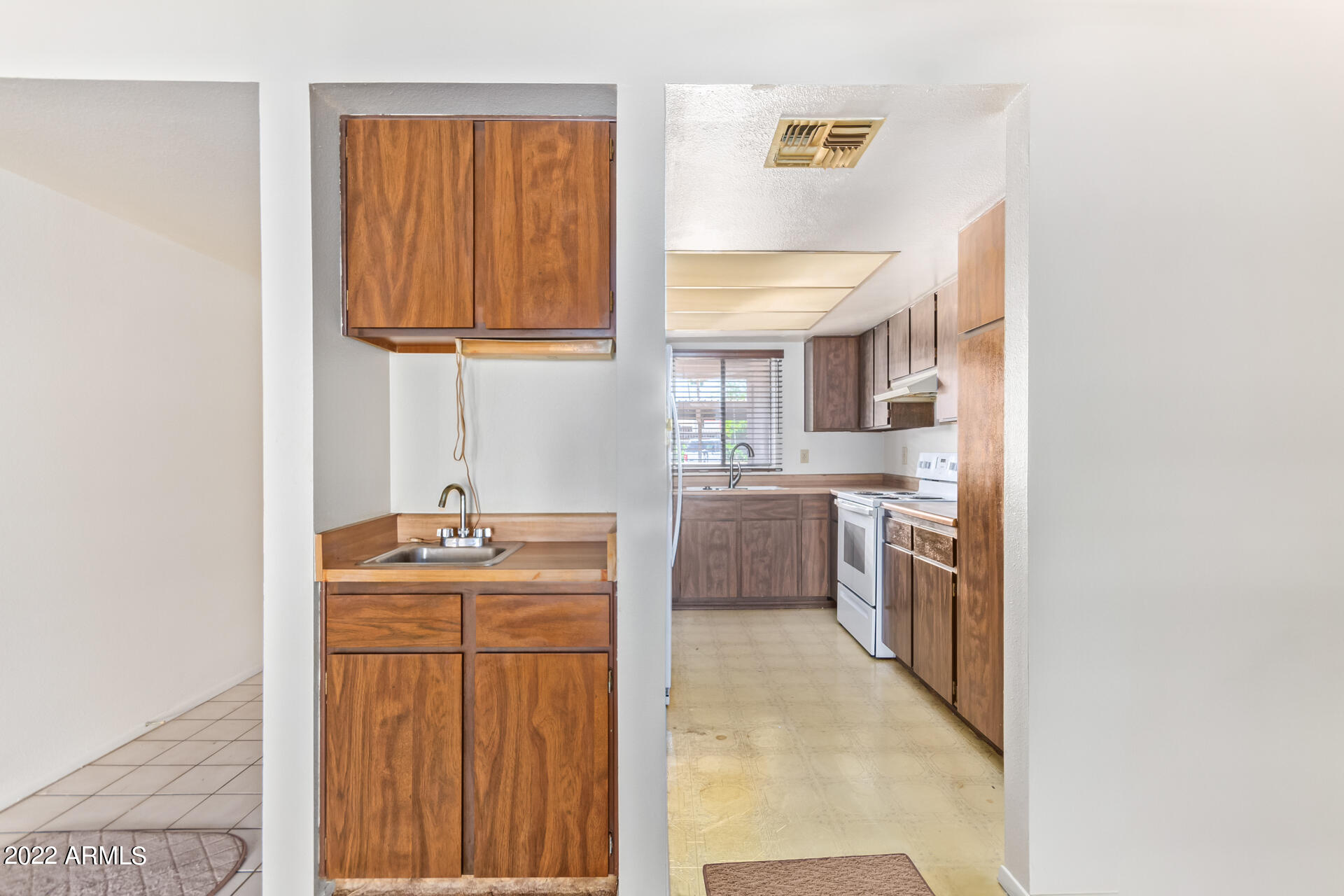 10828 N BILTMORE Drive Unit: 120