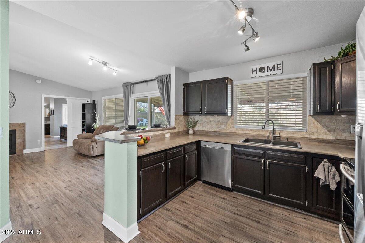 244 N COLONY COVE Drive