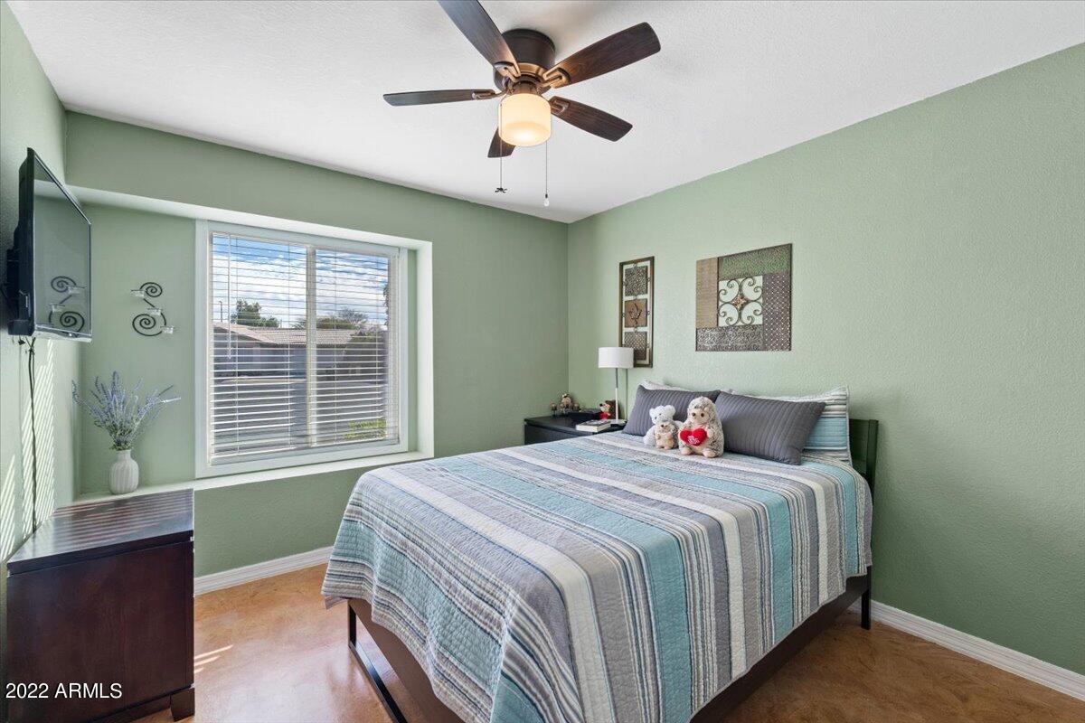 244 N COLONY COVE Drive