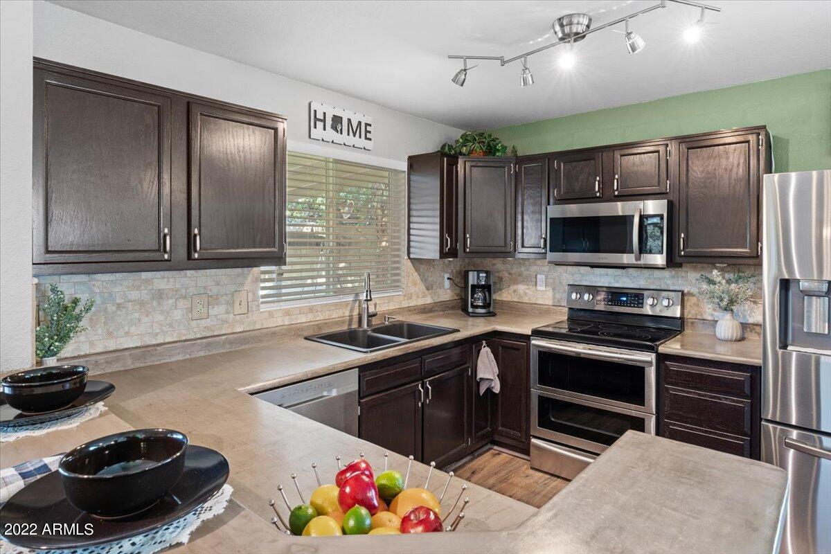 244 N COLONY COVE Drive