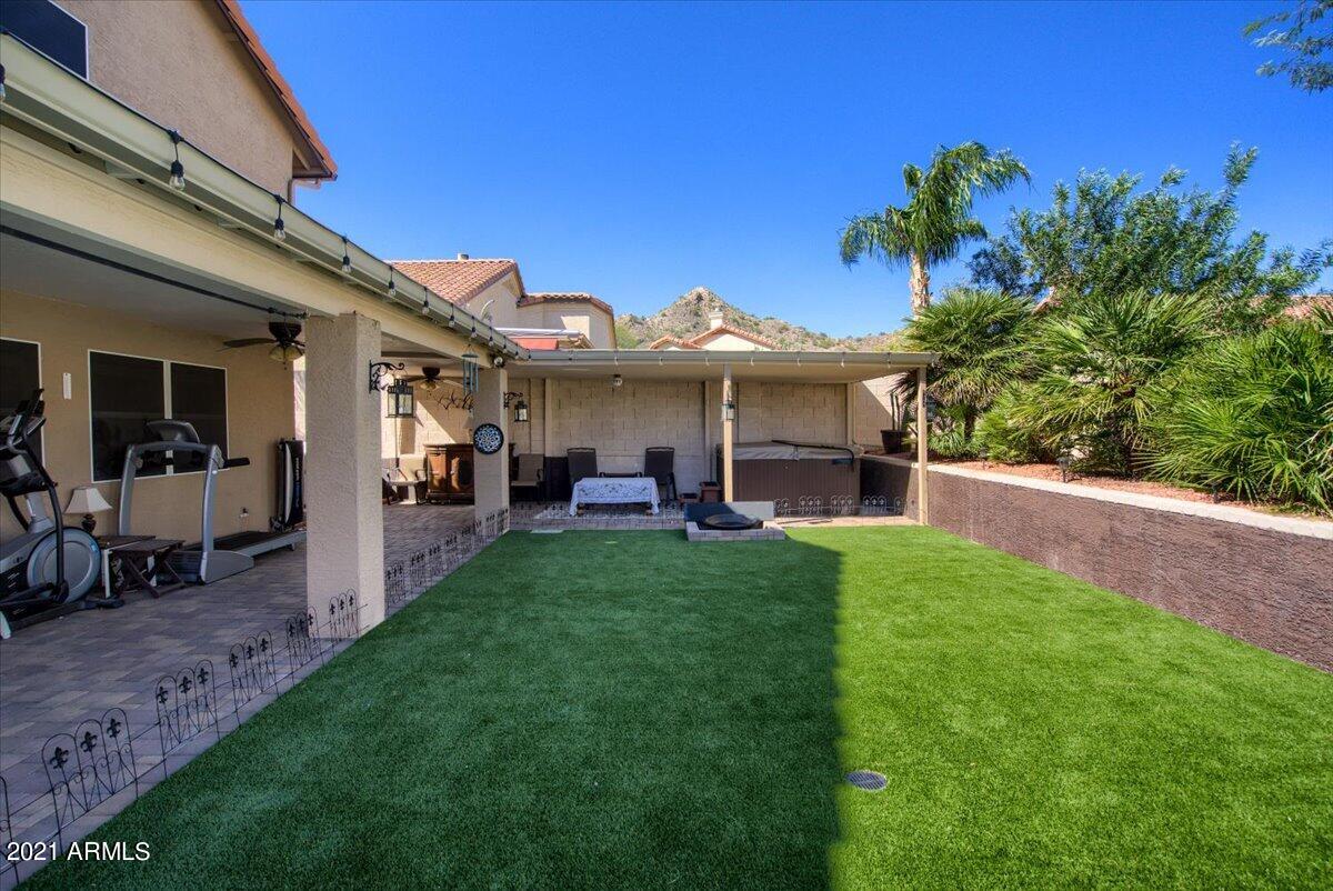 2836 E LUDLOW Drive