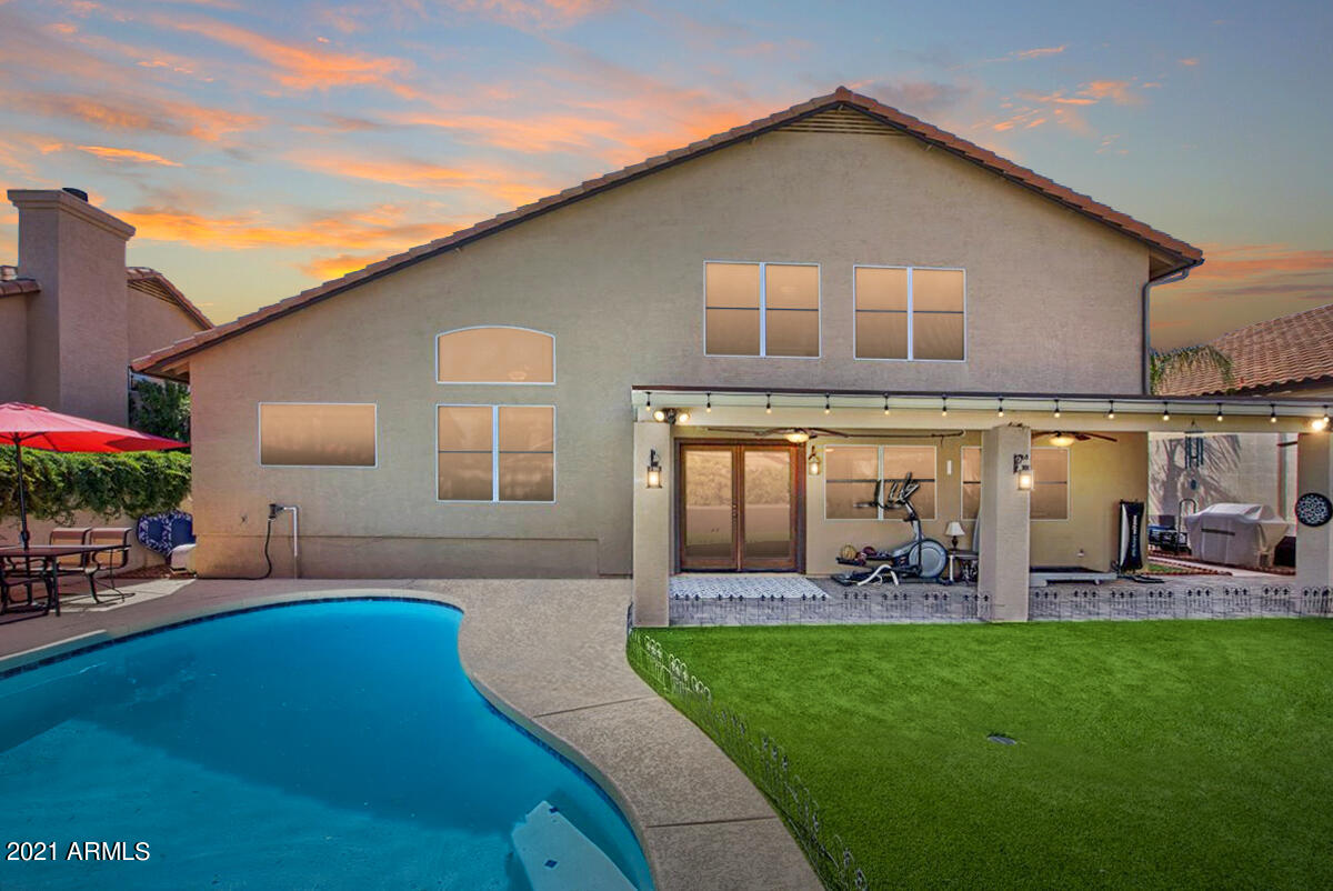 2836 E LUDLOW Drive