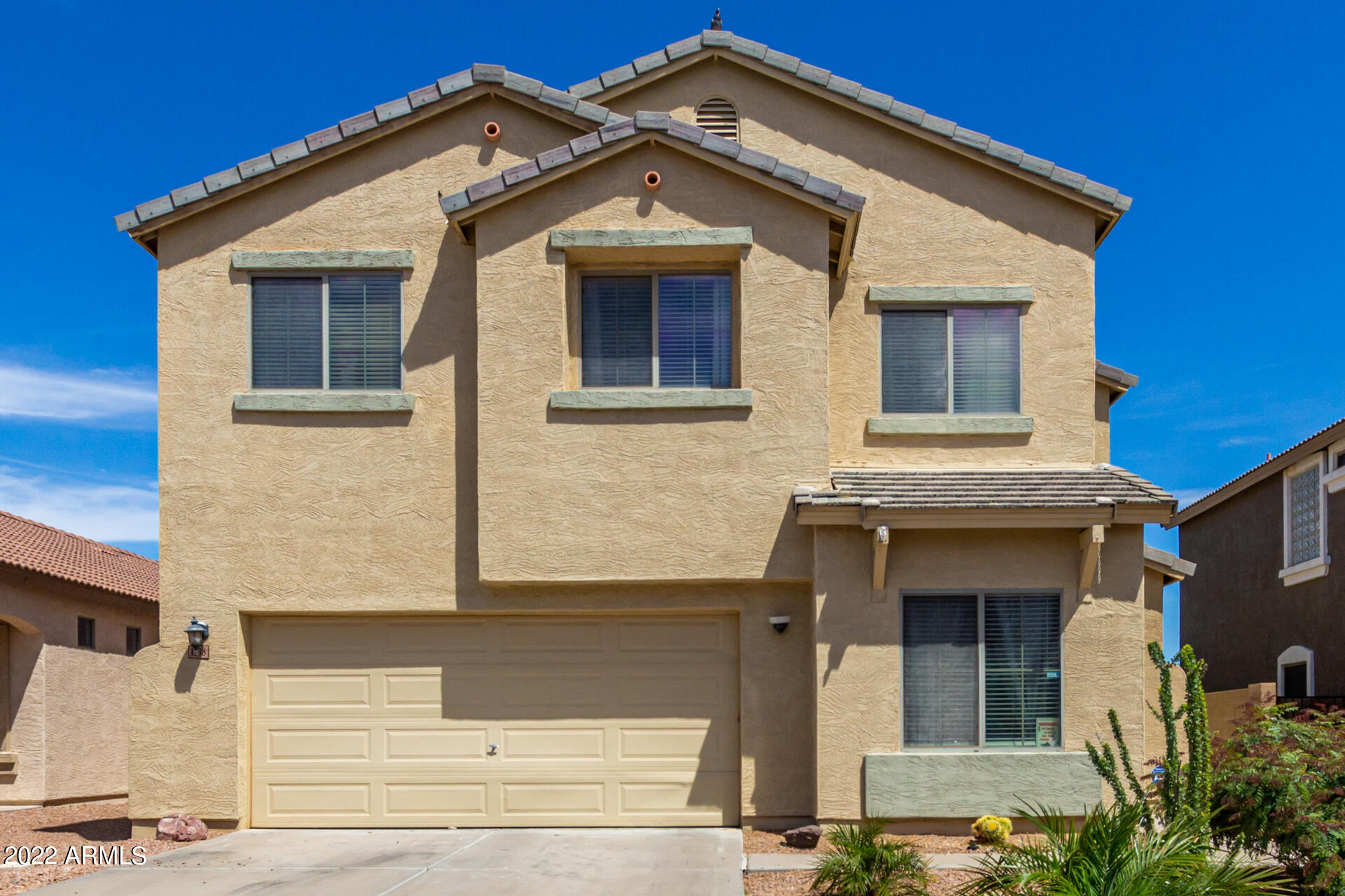 1238 W VINEYARD PLAINS Drive