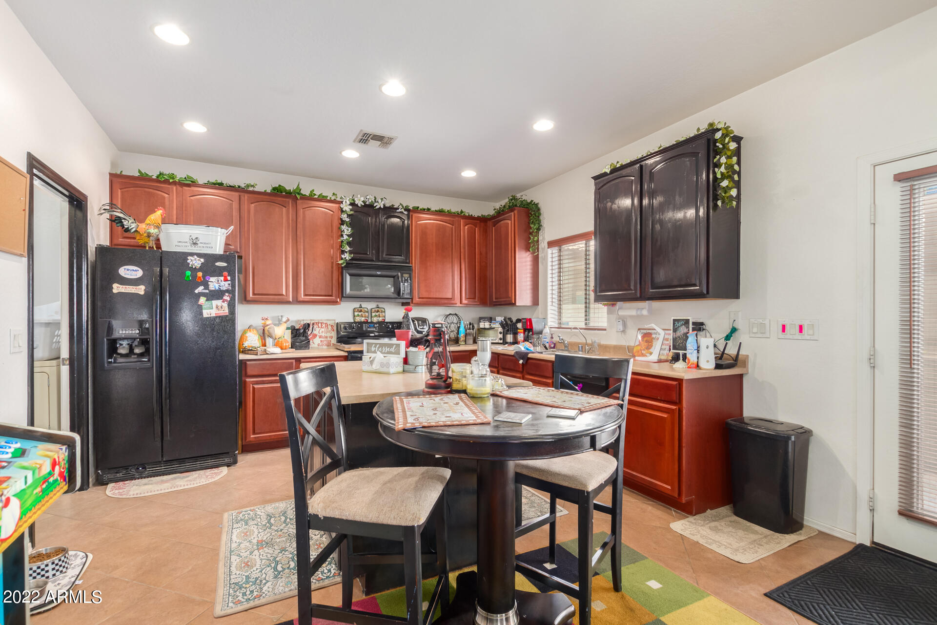 1238 W VINEYARD PLAINS Drive